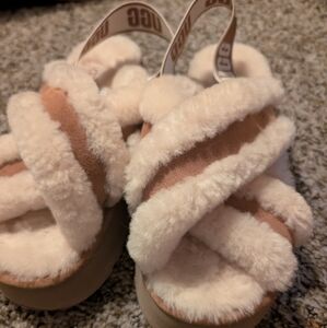 UGG Fluffy Cream Sandals